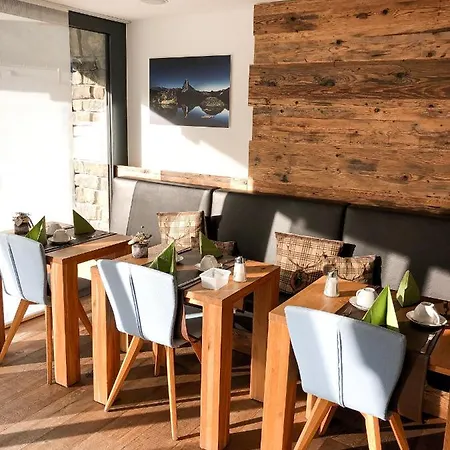 Ξενοδοχείο με διαμερίσματα Panorama Ζερμάτ